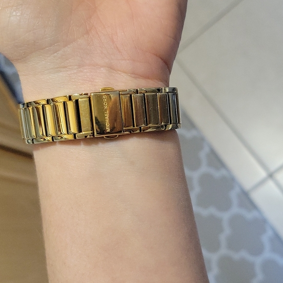 Michael kors watch - Picture 4 of 4